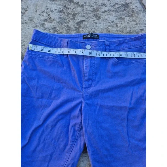 Riders by Lee Shorts Womens Size 12 Blue‎ Mid Rise Bermuda Stretch 5 Pocket EUC - Picture 8 of 8